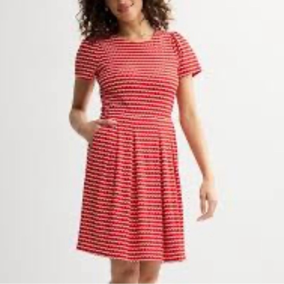 GAP Red White A-Line Knee length Dress Casual Crew Neck Short Sleeve size Small - Picture 1 of 9
